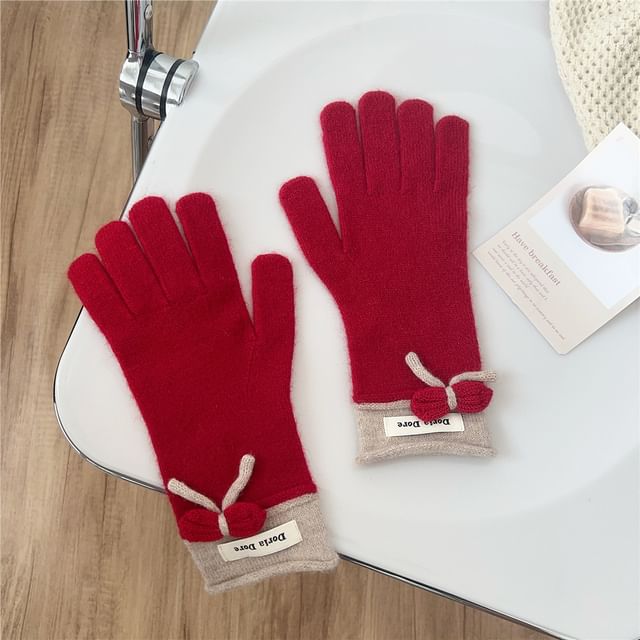 Lettering Applique Bow Knit Gloves