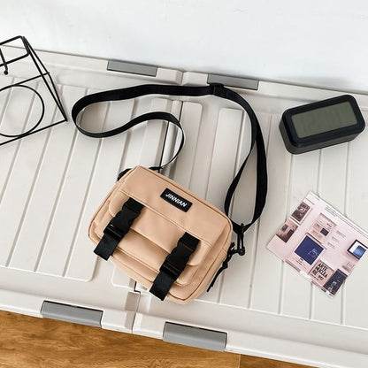 Sac bandoulière zippé avec lettrage