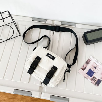 Sac bandoulière zippé avec lettrage