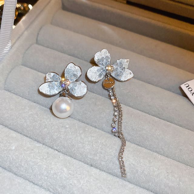 Bow / Floral Faux Pearl Alloy Earring (Various Designs)