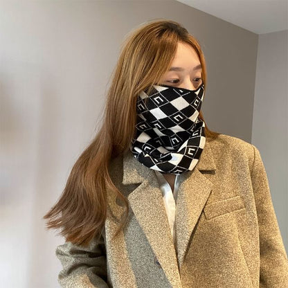 Diamond Print Multi-Way Knit Scarf / Beanie