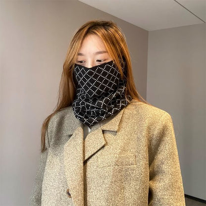 Diamond Print Multi-Way Knit Scarf / Beanie