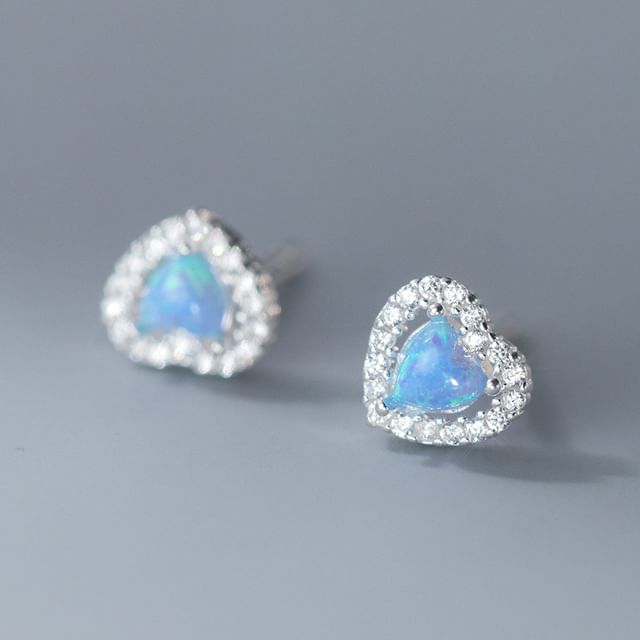 Heart Rhinestone Ear Stud