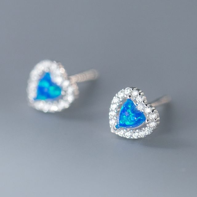 Heart Rhinestone Ear Stud