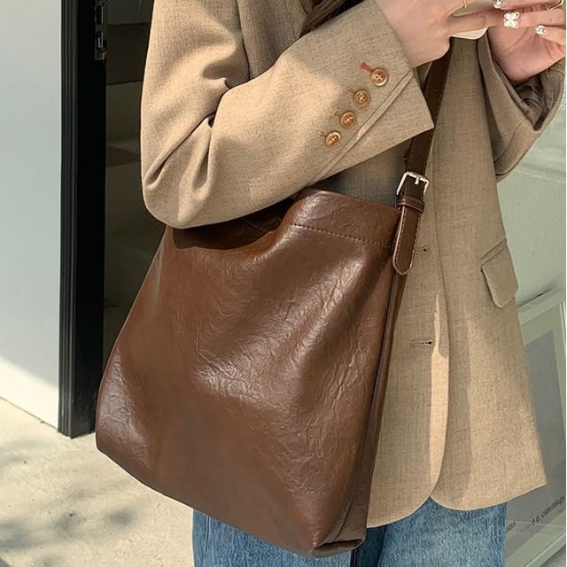 Faux Leather Plain Crossbody Bucket Bag