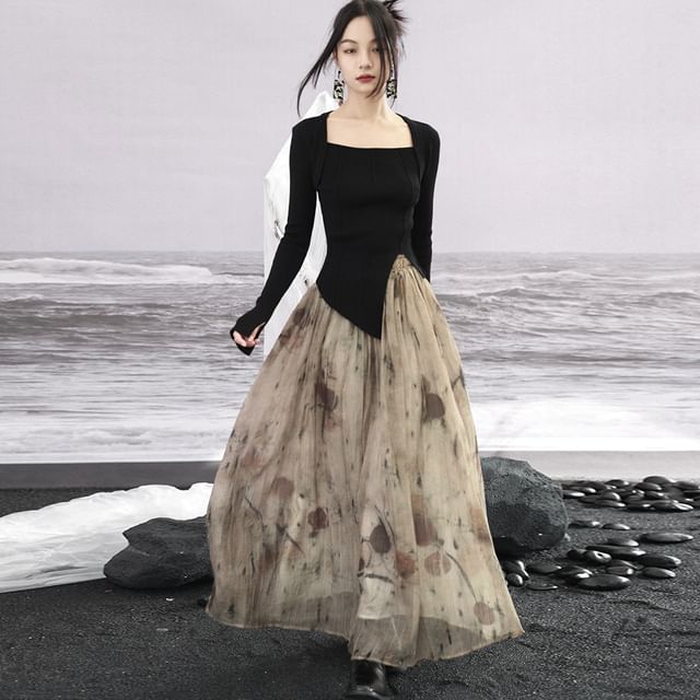 Queen Anne Neckline Print Long Sleeve A-Line Maxi