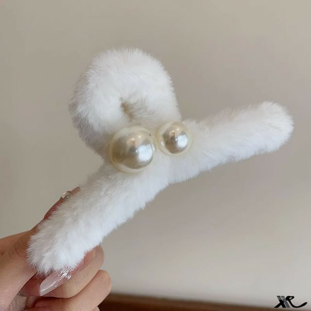 Fleece Faux Pearl Hair Claw