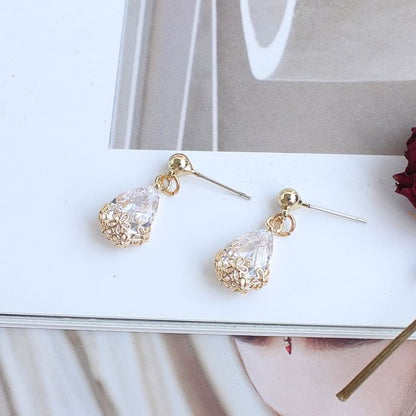 Tropfenohrringe aus Legierung mit Strasssteinen