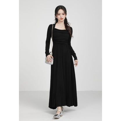 Long-Sleeve Queen Anne Neckline Plain Maxi A-Line Dress