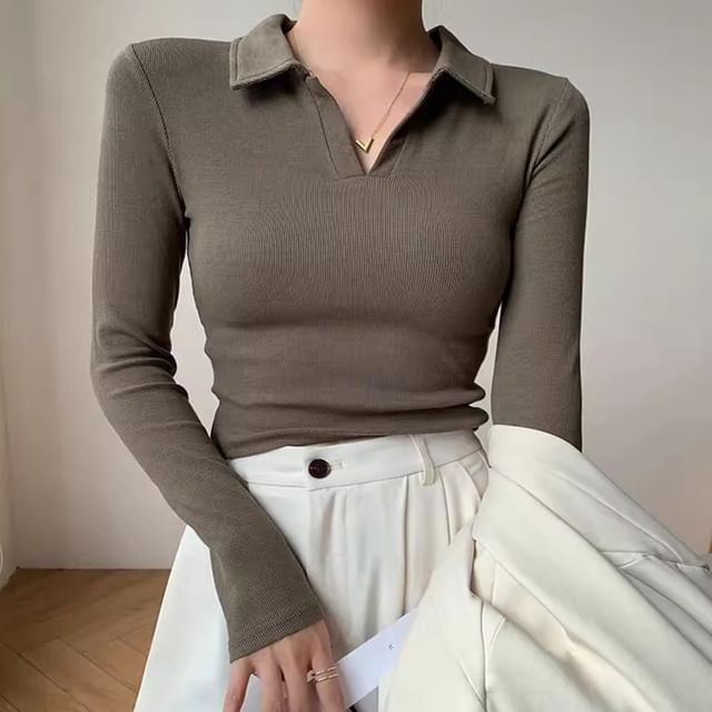 V-Neck Plain Cropped Knit Top