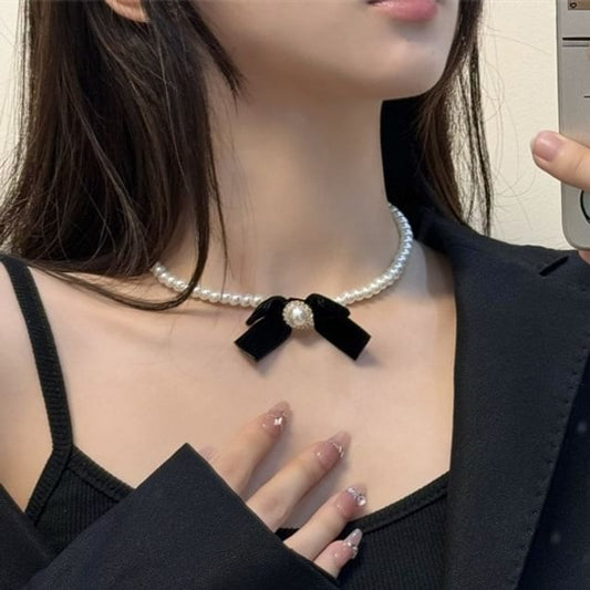 Necklace Pearl Faux Bow Velvet