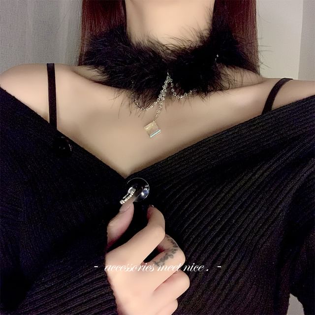 Fluffy Bell Choker