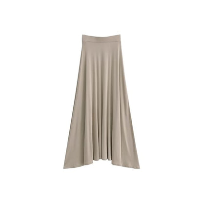 Crew Neck Long-Sleeve Tee Paired with High-Rise Solid Maxi A-Line Skirt