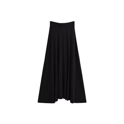 Crew Neck Long-Sleeve Tee Paired with High-Rise Solid Maxi A-Line Skirt
