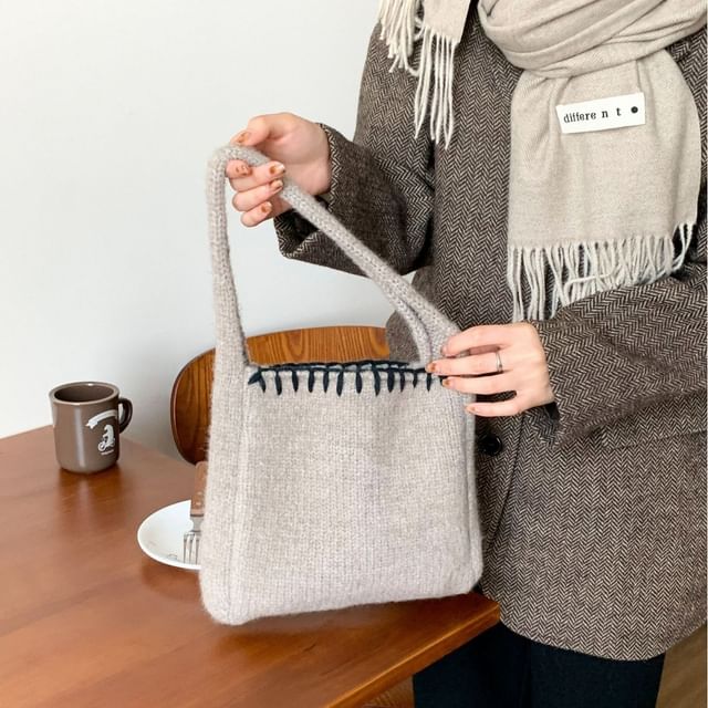 Contrast Stitch Knit Tote Bag