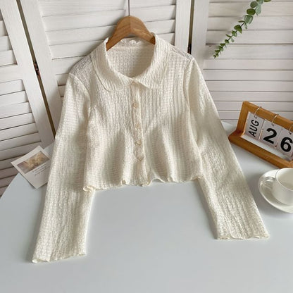 Langärmliges, schlichtes, gerafftes Hemd zum Zuknöpfen