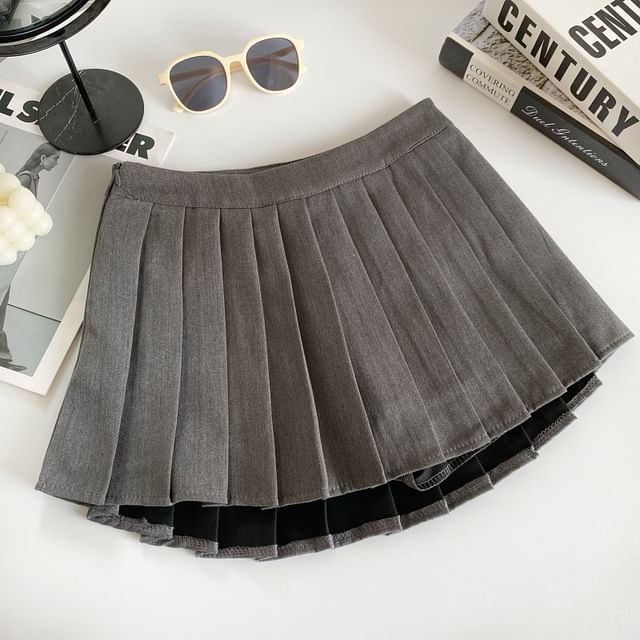 Mid Rise Plain Pleated Mini A-Line Skirt