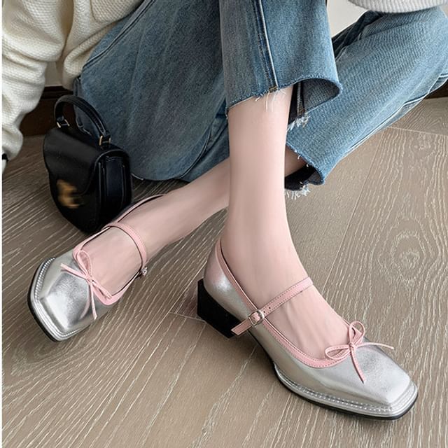 Square Toe Bow Mary Jane Pumps