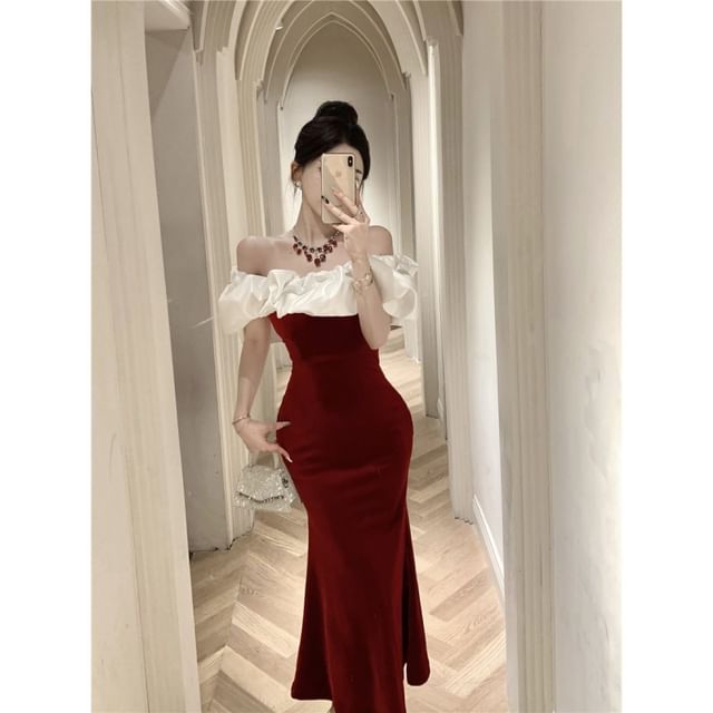Off-Shoulder Puff-Sleeve Two-Tone Ruffled Velvet Mermaid Cocktail Dress