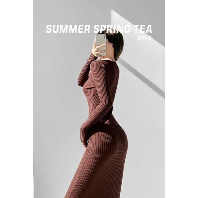 Long-Sleeve Scoop Neck Ribbed Knit Maxi Dress