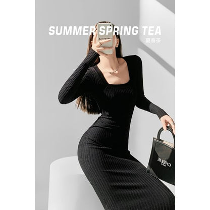 Long-Sleeve Scoop Neck Ribbed Knit Maxi Dress