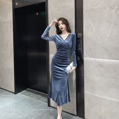 Long-Sleeve V-Neck Plain Velvet Ruched Midi A-Line Dress