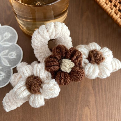 Floral Yarn Hair Clamp