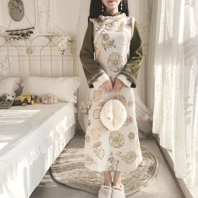 Ensemble : Qipao mi-longue brodée à manches longues et col montant + robe mi-longue brodée sans manches