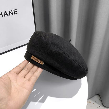 Beret Lettering
