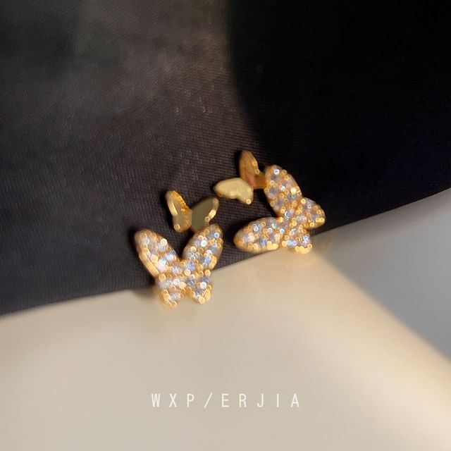 Rhinestone Alloy Butterfly Cuff Ear