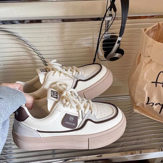 Lettering Tag Platform Sneakers