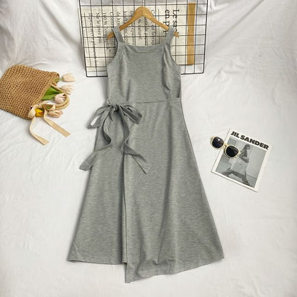 Ärmelloses, asymmetrisches, schlichtes Midi-A-Linien-Kleid