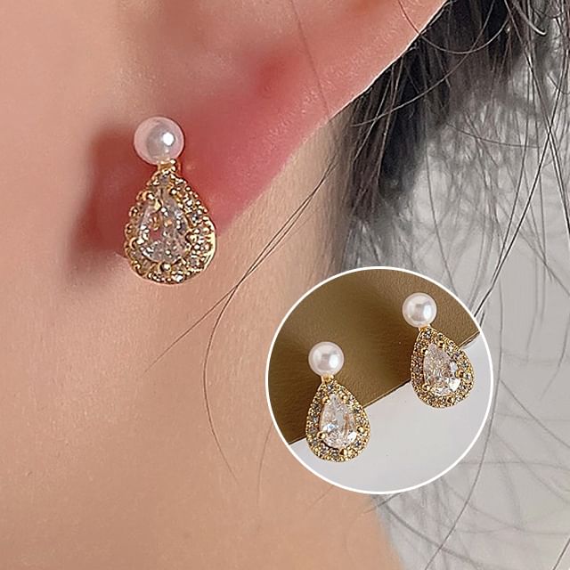 Faux Rhinestone Droplet Pearl Cuff Alloy Ear