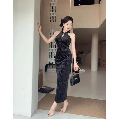 Halter Neck Stand Collar Floral Jacquard Cutout Slit Velvet Midi Sheath Qipao / Faux Pearl Layered Chain / Set