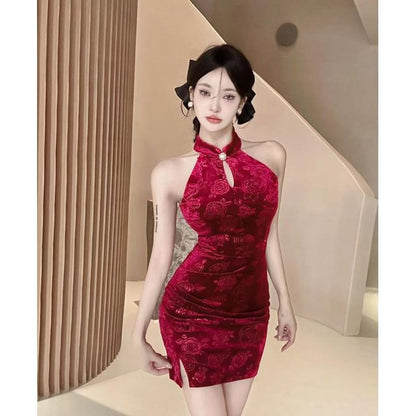 Halter Neck Stand Collar Floral Jacquard Cutout Slit Velvet Mini Bodycon Qipao / Faux Pearl Layered Chain / Set
