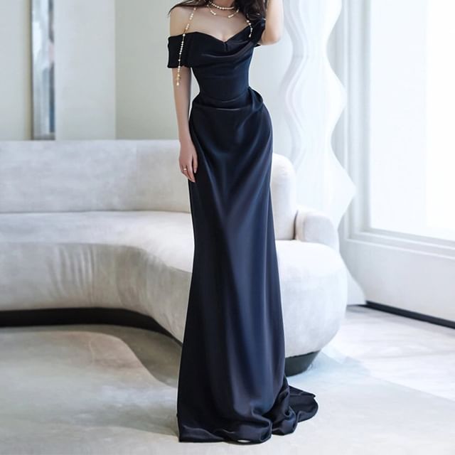 Sheath Off-Shoulder Evening Plain Gown