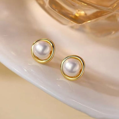 Faux Pearl Ear Stud