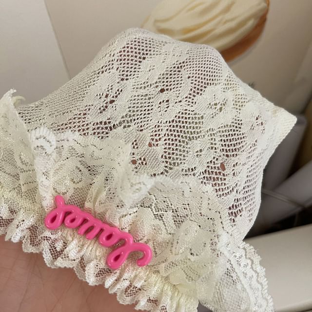 Lettering Pendant Floral Lace Socks