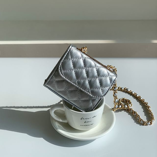 Chain Strap Quilted Flap Crossbody Bag