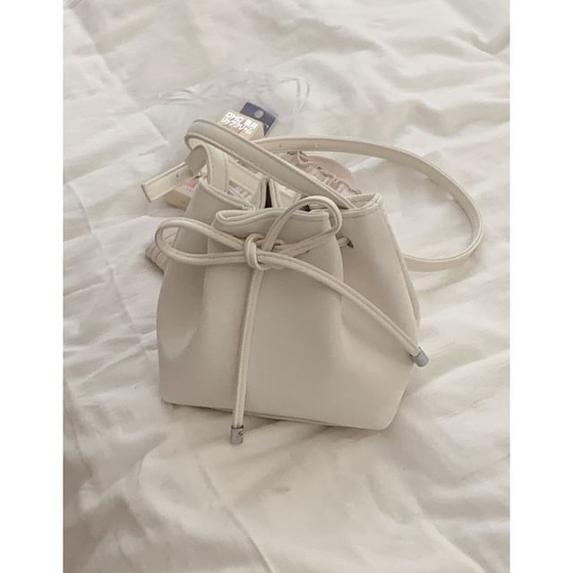 Ribbon Plain Bucket Bag