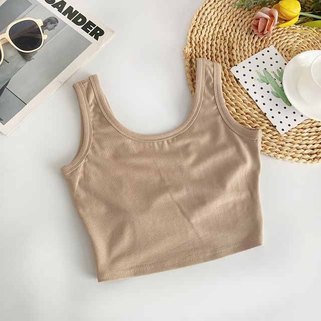 Kurzes Tanktop mit U-Ausschnitt und schlichtem Schnitt