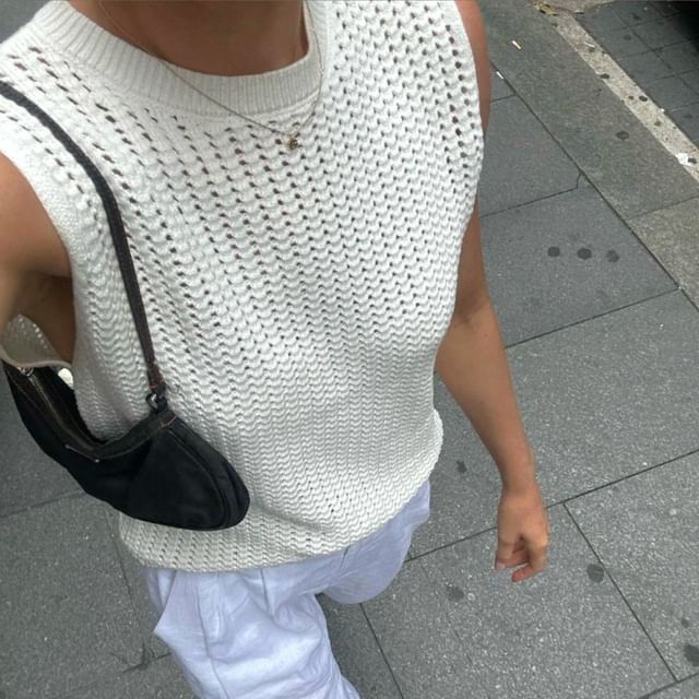 Round Sleeveless Top Plain Knit Neck