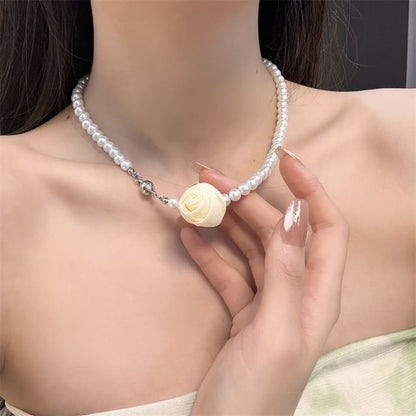 Floral Faux Pearl Necklace
