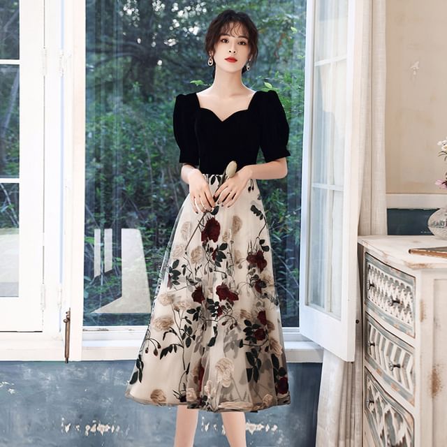 Embroidered Sweetheart Short-Sleeve Panel Dress Gown / Evening A-Line Cocktail Floral Neckline