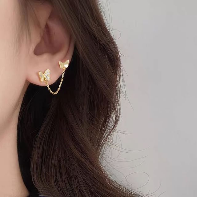 Boucle d'oreille à tige en alliage avec chaîne papillon