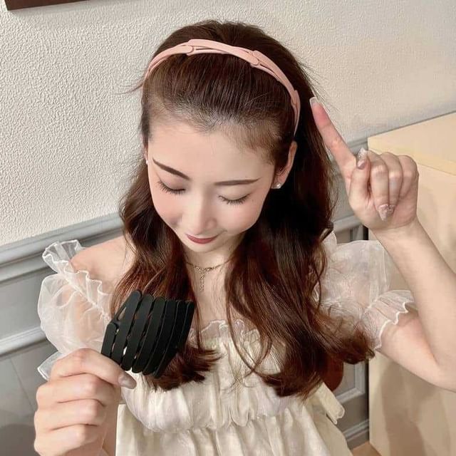 Retractable Pocket Plain Hair Band