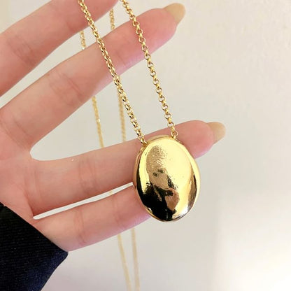 Metal Pendant Necklace