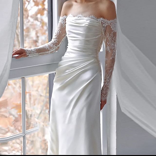 Gown Trained Wedding A-Line Strapless