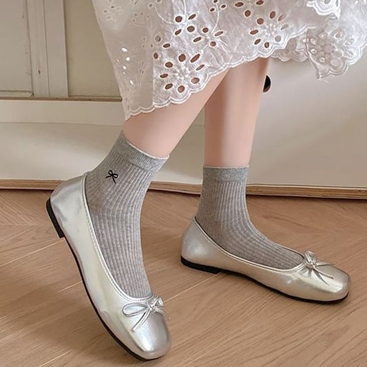 Bow Embroidered Ribbed Short Socks