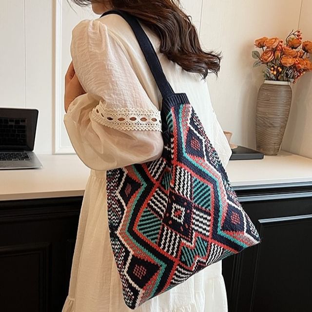 Geometric Patterned Knit Tote Bag